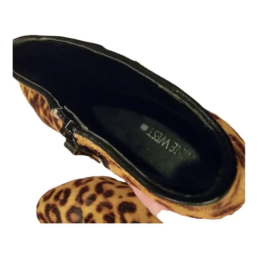 Nine West Leopard Print Bootie Size 9